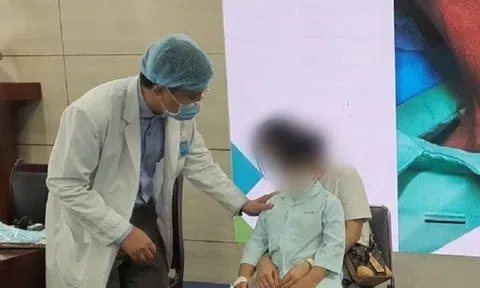 Vô tình nhét đồ vật quen thuộc vào mũi, bé trai 5 tuổi suýt mất mạng