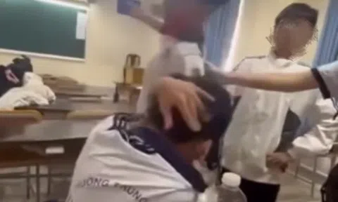 Nam sinh bóp cổ, đánh bạn trong lớp học bị tạm dừng đi học trong 2 tuần