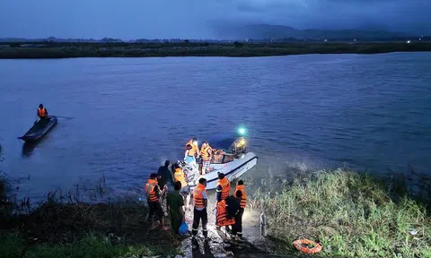 Rủ nhau đi tắm sông, 4 học sinh tiểu học bị nước cuốn trôi