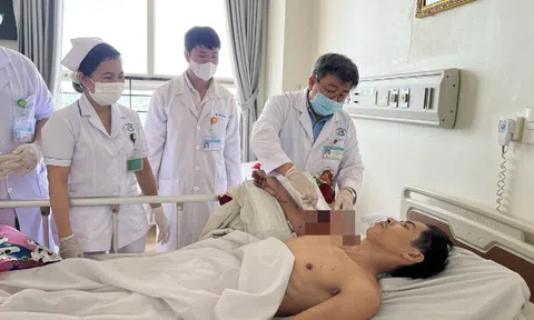 7 giờ “cứu sống” cánh tay người đàn ông bị máy đan lưới cuốn đứt rời