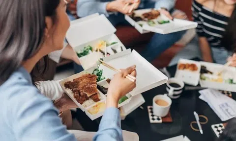 Nên ăn trưa vào lúc mấy giờ để có thể giảm cân?