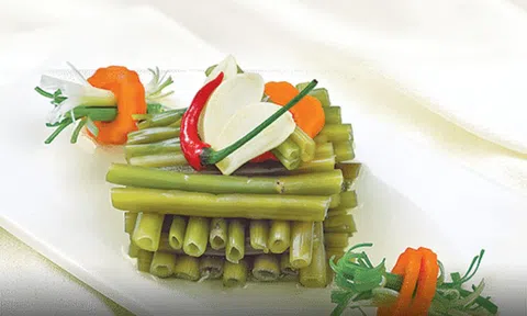 Tối nay ăn gì: Đừng luộc rau muống nữa, ngâm với thứ này đảm bảo ai cũng mê