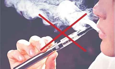 Tp.HCM: Cô gái trẻ ho ra máu, xẹp phổi vì sở thích này của người trẻ