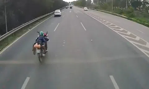 Lời khai của nam tài xế nằm trên yên xe máy, tạt đầu ô tô ở Đại lộ Thăng Long