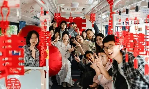 Nở rộ trào lưu "đám cưới xe buýt" tại Trung Quốc, thu hút nhiều cặp đôi trải nghiệm