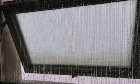 Kiểu thời tiết "khó chịu" mưa dầm kèm nồm ẩm kéo dài đến bao giờ?