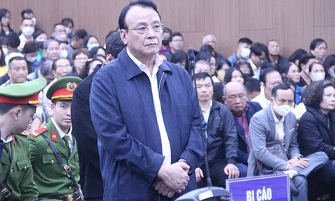 Nói lời sau cùng, Chủ tịch Tân Hoàng Minh xin giảm nhẹ tội cho con trai