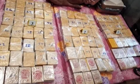TP.HCM: Phát hiện 184 bánh heroin trong căn hộ của hai người nước ngoài