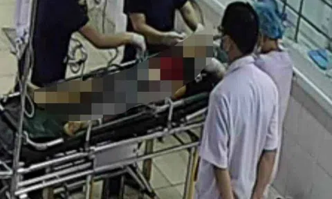 Mắc võng vào trụ cổng không may bị đổ, bé trai 7 tuổi tử vong