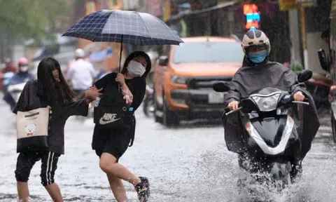 Tin bão mới nhất: Cơn bão đổi hướng đi, suy yếu thành áp thấp nhiệt đới trên đất liền