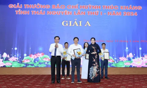 Người Đưa Tin đạt giải A giải thưởng Báo chí Huỳnh Thúc Kháng