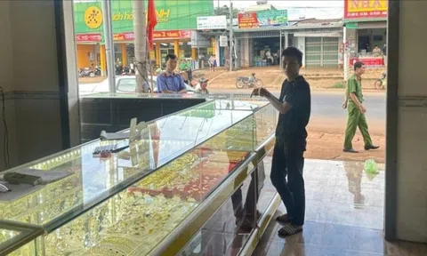Vụ nhờ chủ tiệm vàng đeo nhẫn rồi bỏ chạy ở Đắk Lắk: Lời khai của nghi phạm