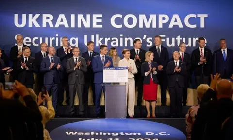 32 quốc gia NATO cùng ký Hiệp ước Ukraine