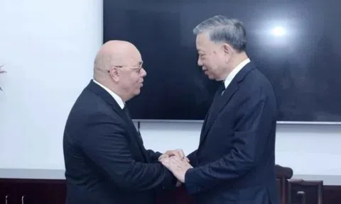 Việt Nam coi trọng quan hệ hữu nghị và hợp tác truyền thống với Algeria