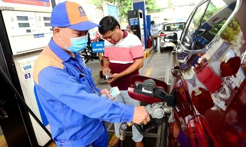 Xăng dầu tăng dựng đứng ngày 20/3: RON 95 vượt 30.000 đồng/lít, có loại vọt gần 9.000 đồng/lít