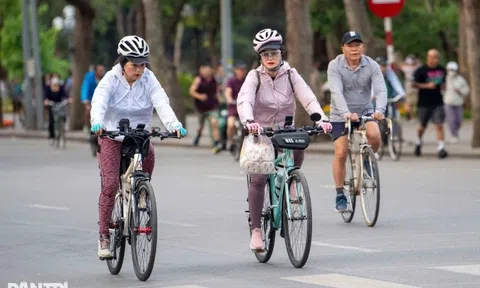 Dự báo thời tiết ngày 1/4: Nam Bộ nắng nóng đỉnh điểm, cảnh báo mưa dông, lốc, sét kèm mưa đá tại Bắc Bộ