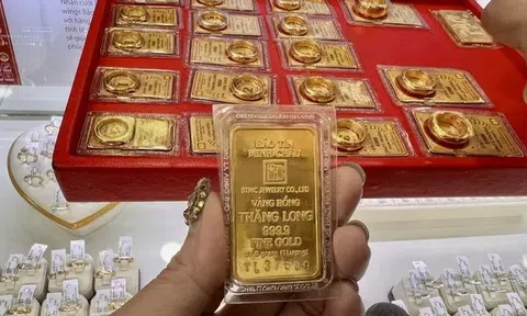 Giá vàng hôm nay 2/4: Vàng miếng, vàng nhẫn cùng leo thang, tiến sát mốc 177 triệu đồng/lượng