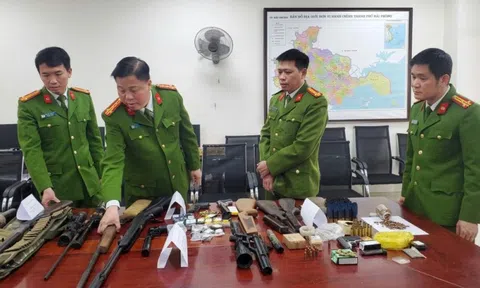 “Xưởng” vũ khí của cựu xạ thủ bị triệt phá, hàng chục khẩu súng cùng nghìn viên đạn bị thu giữ