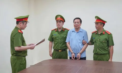 Vụ bê bối tại Phú Thọ: Giám đốc, hiệu trưởng và kế toán “ăn” tiền của người già cô đơn, trẻ em dân tộc