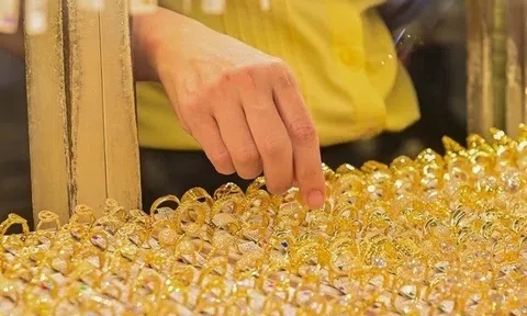 Giá vàng ngày 15/4: SJC, DOJI, PNJ đồng loạt điều chỉnh tăng mạnh, cụ thể tăng bao nhiêu?