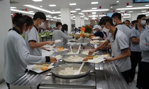 Mức chi tiền ăn giữa ca, tiền ăn trưa 1.200.000 đồng/người/tháng đối với người lao động sẽ là mốc thu nhập tính thuế TNCN mới theo Dự thảo Nghị định, cụ thể ra sao?