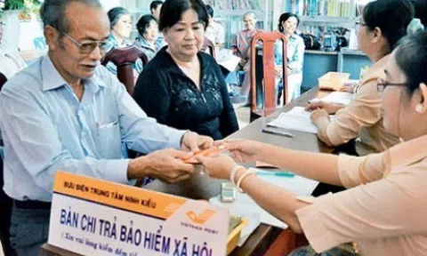 Chính phủ lùi thời điểm nghỉ hưu của toàn bộ công chức đến 03 tháng theo đúng quy định tại Nghị định 170 với các trường hợp nào?