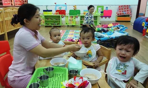 Giáo viên mầm non áp lực đủ bề