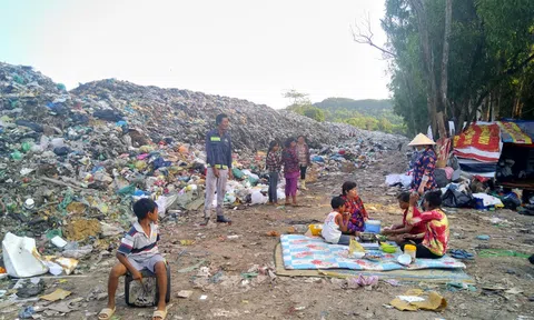 Hoảng hồn với “núi rác” ở đảo ngọc Phú Quốc