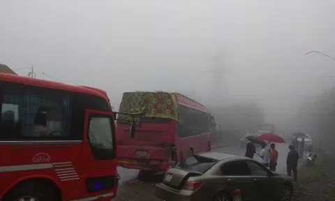 19 ôtô đâm liên hoàn ở Hòa Bình do sương mù