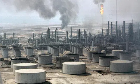 Giá dầu lập đỉnh mới do xung đột ở Trung Đông