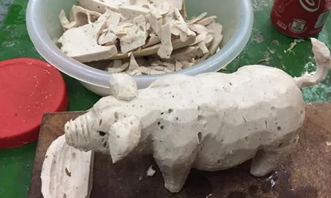 Khi bạn muốn làm nghệ sĩ điêu khắc nhưng mẹ lại bắt đi thái giò thì đây là tác phẩm