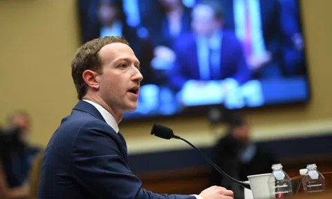 Nhà đầu tư không muốn Mark Zuckerberg là Chủ tịch kiêm CEO Facebook