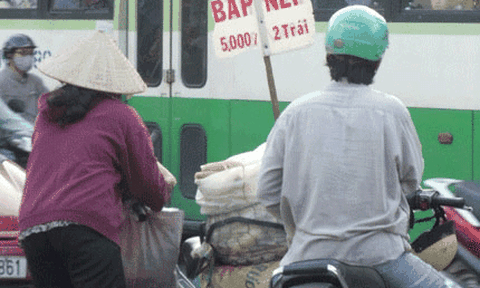 Kinh hãi trước những đồ ăn được luộc bằng pin