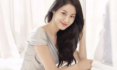 Đi tìm lời đáp cho câu hỏi: Có nên bôi kem dưỡng ẩm vào ban đêm?