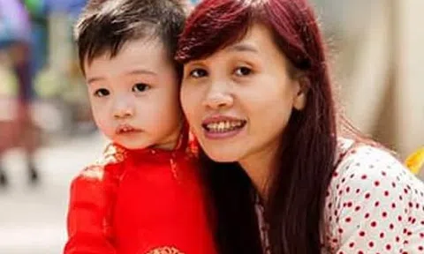 Bán khăn quàng, kim chi để lấy tiền tổ chức triển lãm tranh cho người khuyết tật