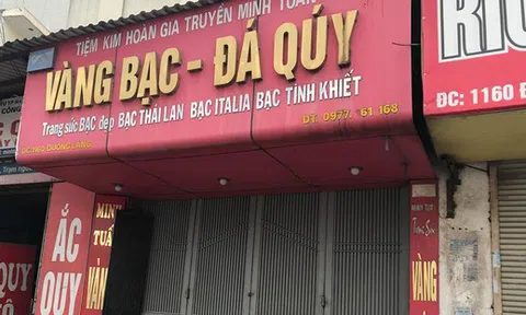 Hà Nội: Xác định danh tính nghi phạm cầm súng cướp tiệm vàng