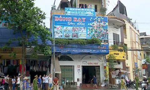 Nổ tại cửa hàng bán bóng bay, bình khí văng trăm mét