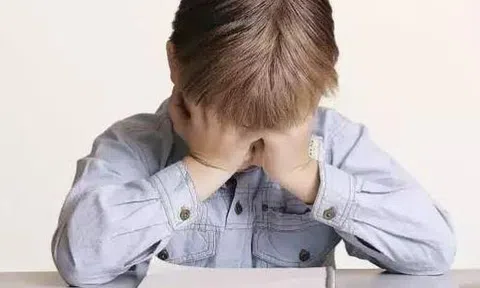 7 ‘chiêu’ giải phóng áp lực thành tích học tập cho con