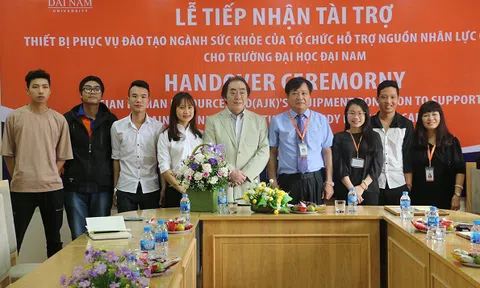 Lễ tiếp nhận tài trợ thiết bị ngành Điều dưỡng giữa AJK và ĐH Đại Nam 