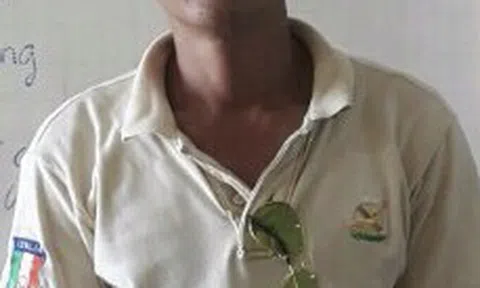 Bị phát hiện, tên trộm dùng dao đâm trọng thương 2 công an