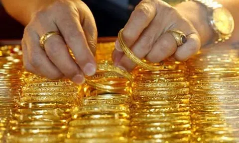 Giá vàng hôm nay 3/5: Vàng chao đảo trước ngưỡng nhạy cảm