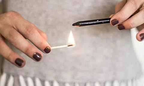 10 mẹo vặt giúp công việc trang điểm của bạn dễ dàng hơn bao giờ hết