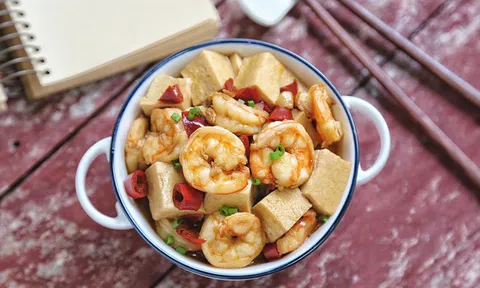 Đậu phụ rim tôm thơm ngon khó cưỡng, phù hợp với tiết trời nắng nóng ngày hè