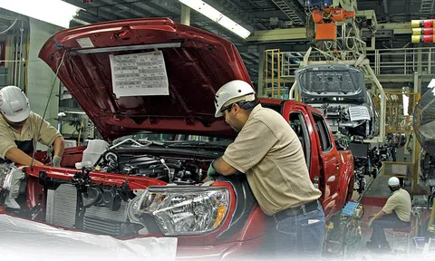 Xe Nhật, xe Đức hưởng thuế 0%: Ô tô hạng sang giảm giá mạnh