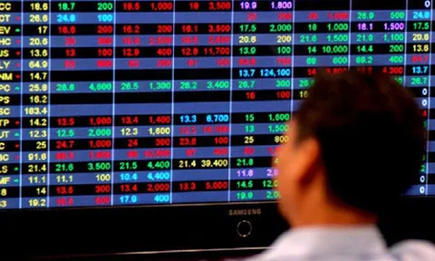 Chứng khoán chìm trong bẫy tăng giá