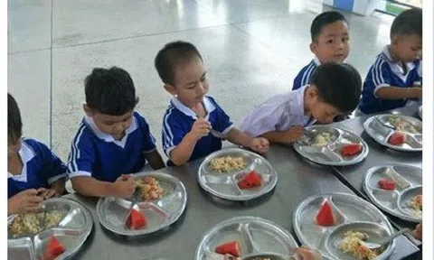 Dư luận sốc trước bữa cơm cho con ở trường mẫu giáo Thái Lan mà mẹ Việt chia sẻ