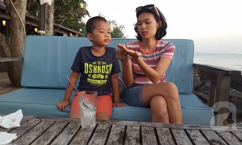 Cha mẹ ngừng nói: `Đừng khóc nữa!`, `Vì sao con khóc?`, mà hãy nói những câu sau