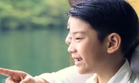 Thay vì quát mắng, hãy nói nhẹ nhàng với con ở \'tuổi ẩm ương\'