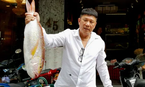 Ông chủ chuỗi nhà hàng Singapore lập nghiệp từ quán cháo ếch