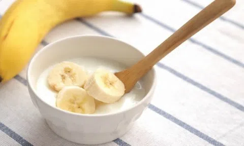 Mặt nạ sữa chua chuối cho làn da đẹp không tì vết